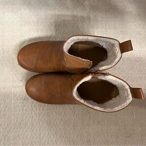 Cozy Brown Women’s Clog Boots